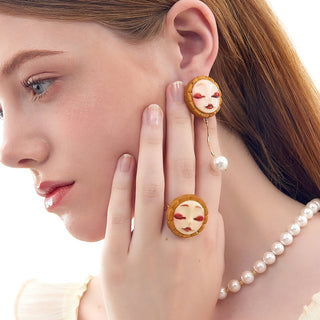 Witch’s Pearl Charm Earring